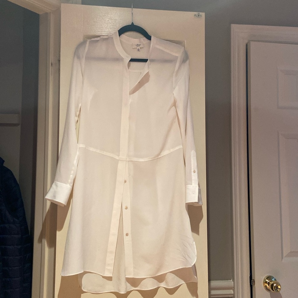 Silk Aritzia shirt. Female. Size xxs. New - Picture 1 of 3